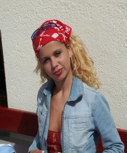 <p class='ppt-number'>0137 77783 153</p><p class='ppt-pricing-de'>1 €/Anruf MoFu Tarif abweichend</p>